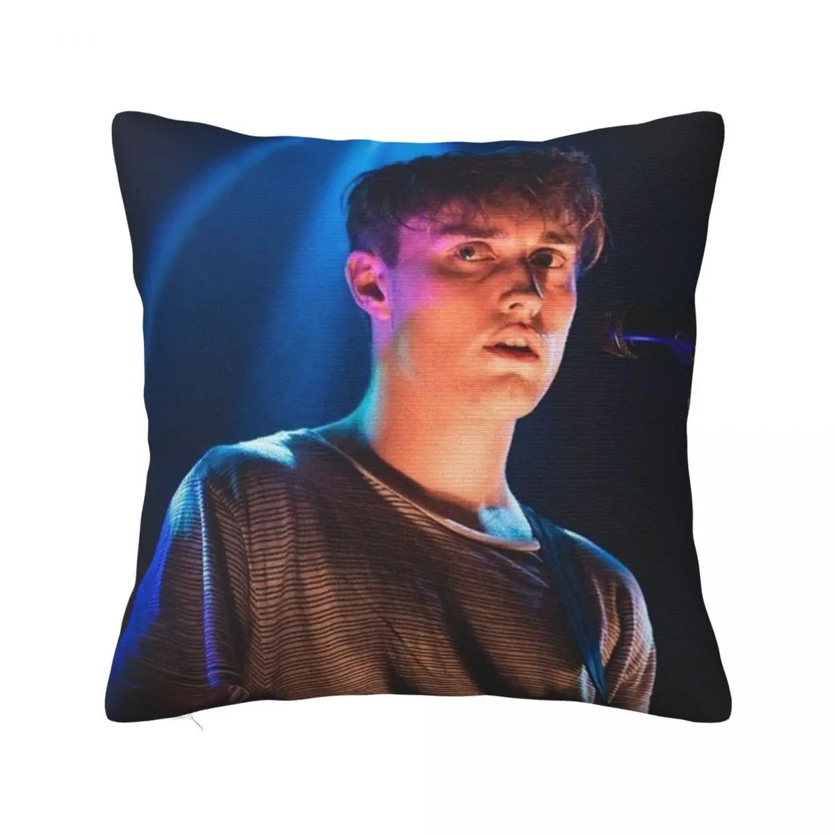 Роскошная наволочка Sam Fender 
Роскошная наволочка Sam Fender