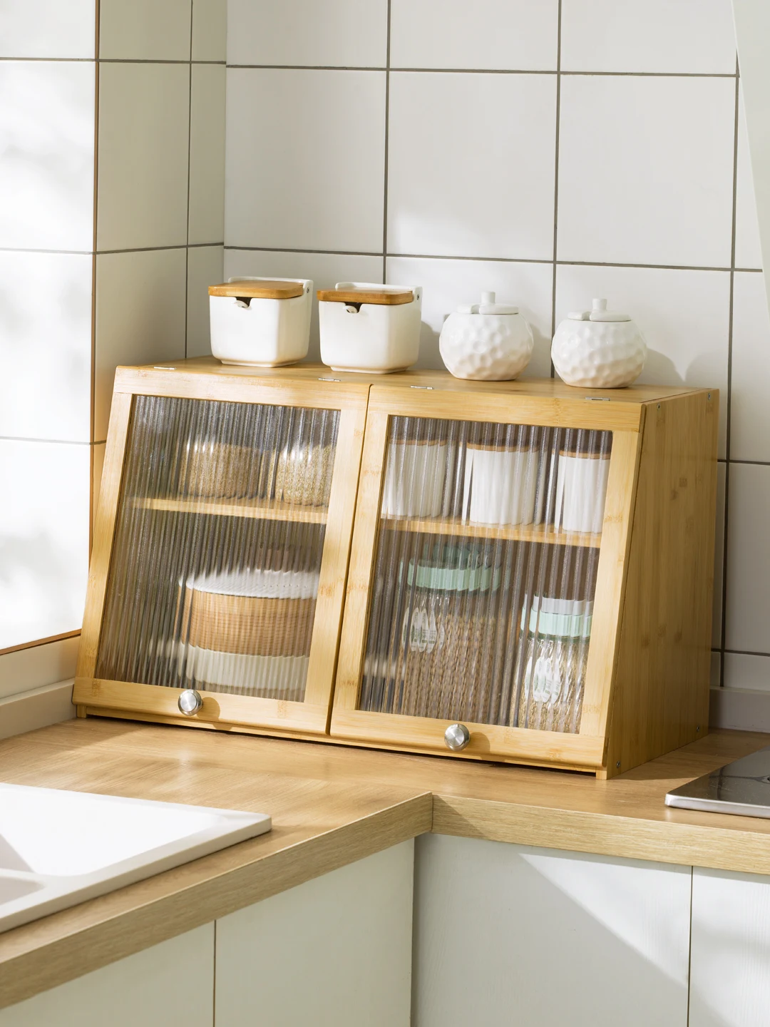Dustproof cup storage rack Japanese cup rack in living room office desktop cabinet for coffee glass cup rack pantry dish rack
Dustproof cup storage rack Japanese cup rack in living room office desktop cabinet for coffee glass cup rack pantry dish rack