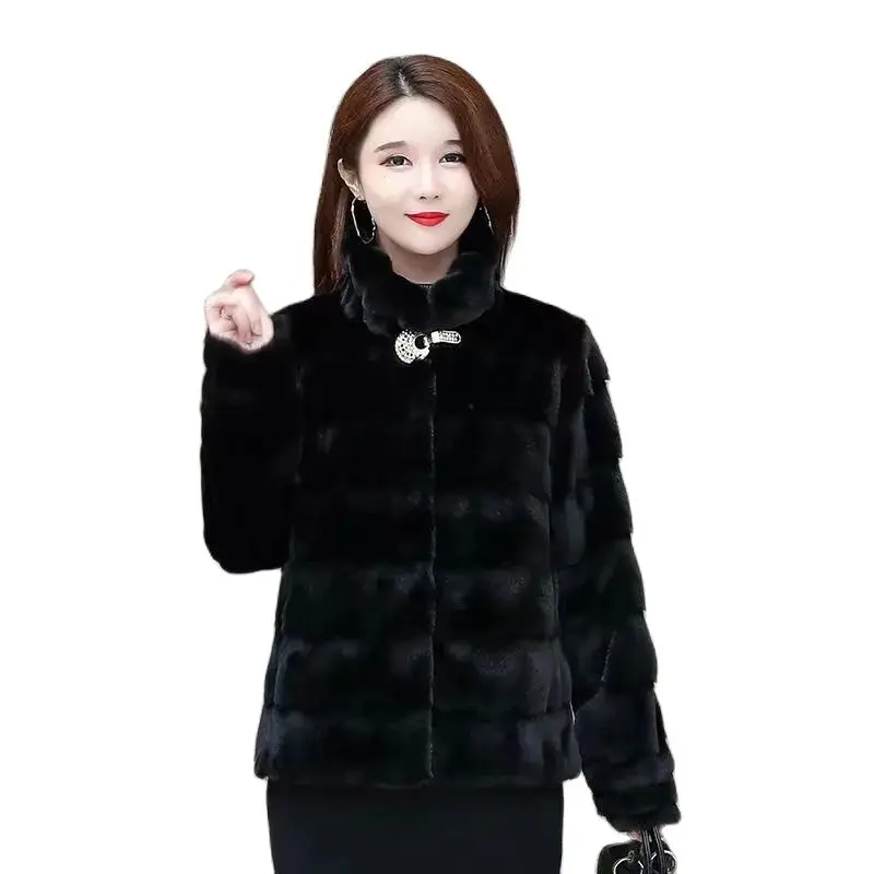 Mink Velvet Female Faux Fur Casual Coat 2023 Autumn And Winter New Stand-up Collar Slim High-end Mother Temperament Coat Female.
Mink Velvet Female Faux Fur Casual Coat 2023 Autumn And Winter New Stand-up Collar Slim High-end Mother Temperament Coat Female.