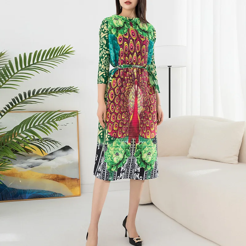 woman's dress Miyake Pleated Summer new fashion loose large size peacock print lace-up dress with seven-point sleeves
woman's dress Miyake Pleated Summer new fashion loose large size peacock print lace-up dress with seven-point sleeves