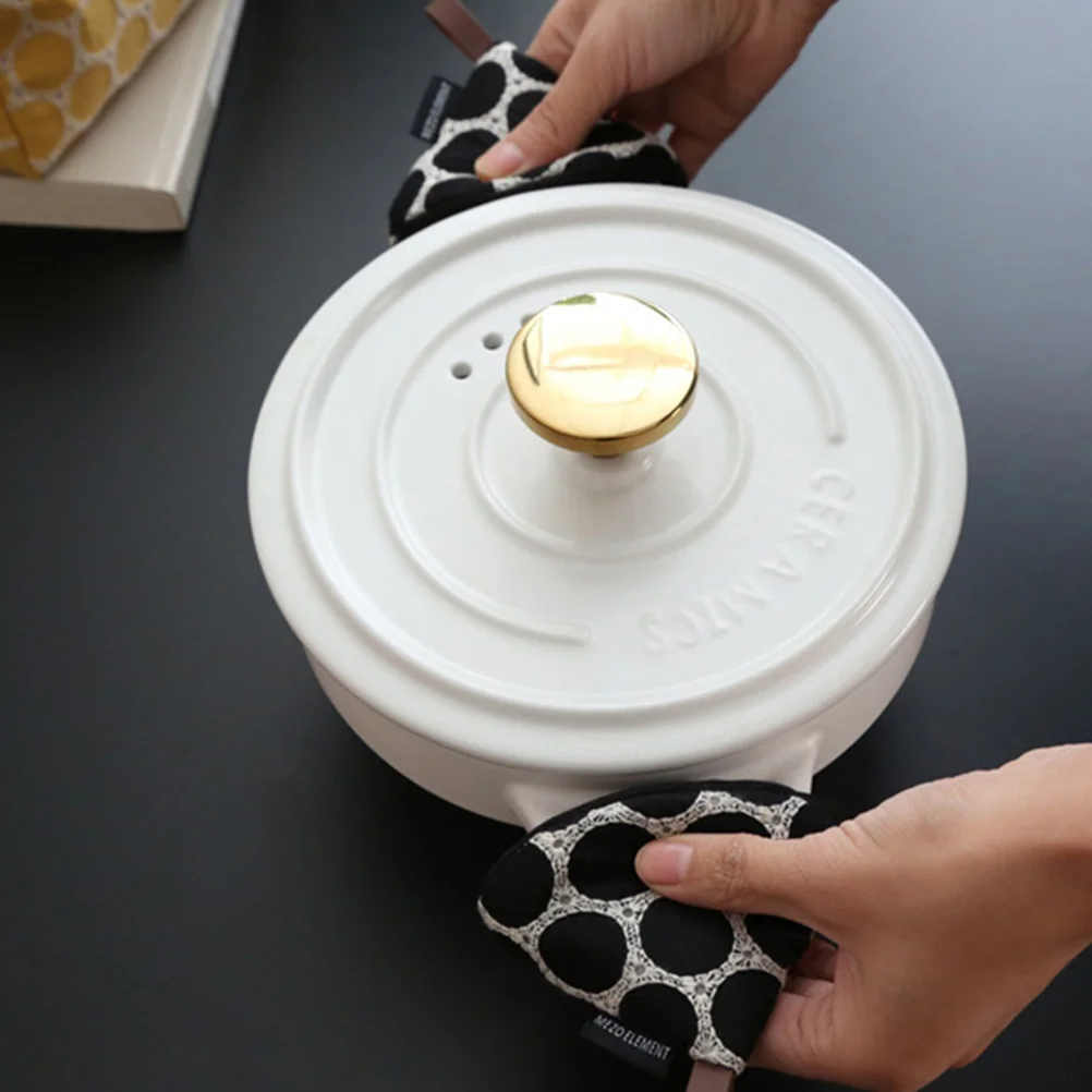 Anti-scalding Pot Handle Cap Kitchen Grip Cover Protective Gloves Household Supply Triangle Hat Miss
Anti-scalding Pot Handle Cap Kitchen Grip Cover Protective Gloves Household Supply Triangle Hat Miss