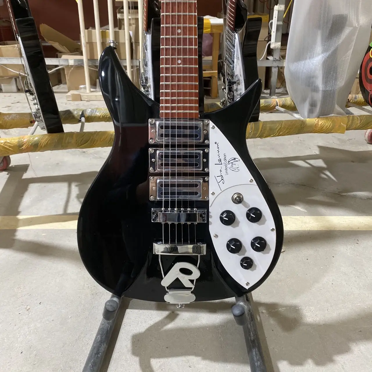 

Электрическая гитара Rickenbacker 325, корпус из липы, задний мост, черный цвет, подставка из розового дерева, 21 лад гитара, бесплатная доставка