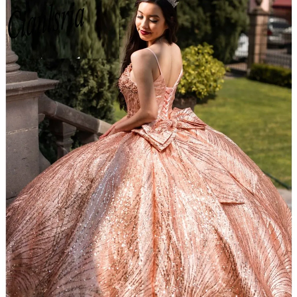 Luxury Sparkly Quinceanera Dresses Lace Beaded Pearls Ball Gown Golden Sequins Appliques Sweet 16 Dress Party Wear
Luxury Sparkly Quinceanera Dresses Lace Beaded Pearls Ball Gown Golden Sequins Appliques Sweet 16 Dress Party Wear