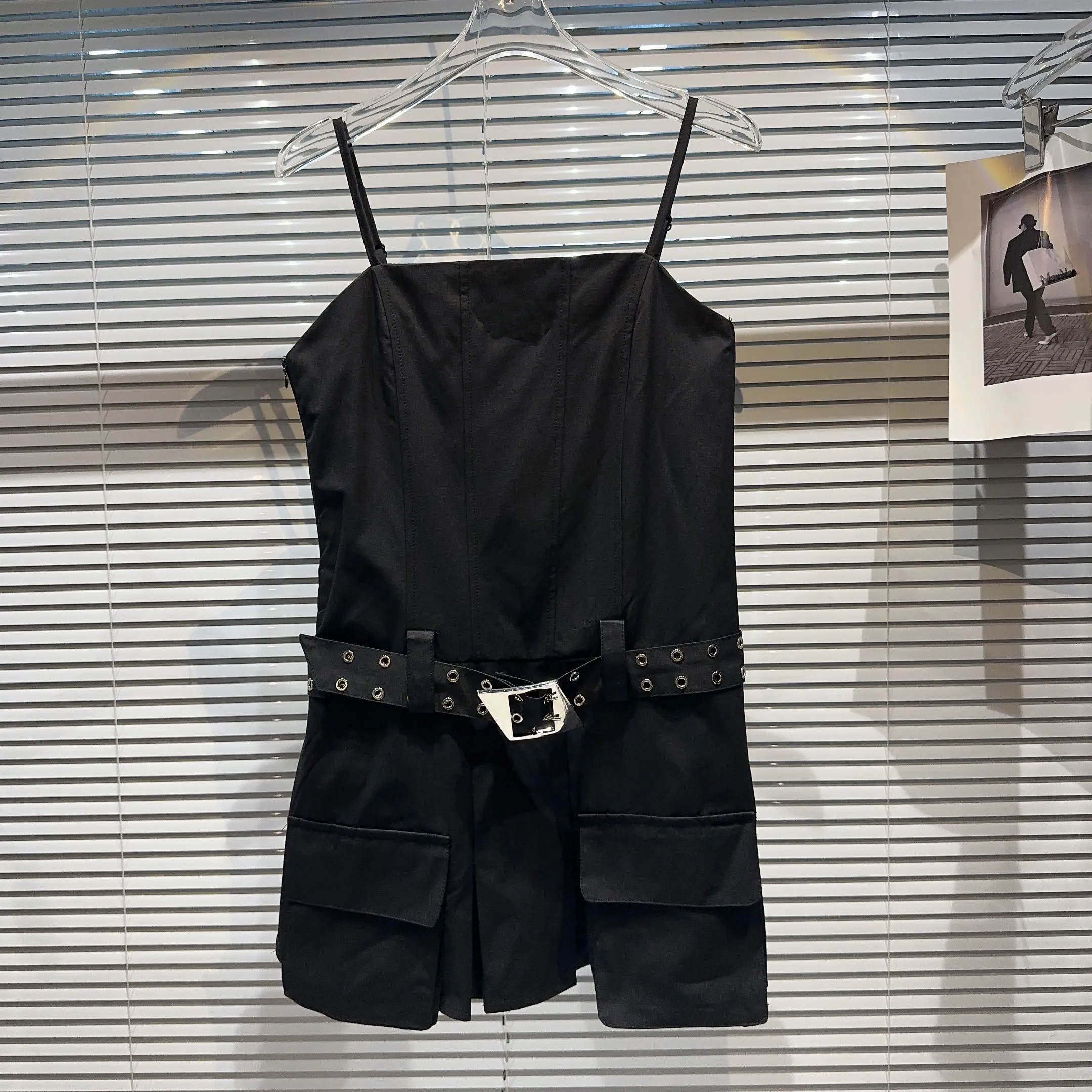 Превосходное качество, новинка 2023, дизайнерское модное женское платье с металлической пряжкой и поясом 
Превосходное качество, новинка 2023, дизайнерское модное женское платье с металлической пряжкой и поясом