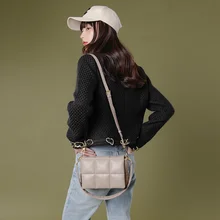 Popular Waterproof Bag Design Fashion Messenger Sheepskin Versatile Women's Bag
Popular Waterproof Bag Design Fashion Messenger Sheepskin Versatile Women's Bag