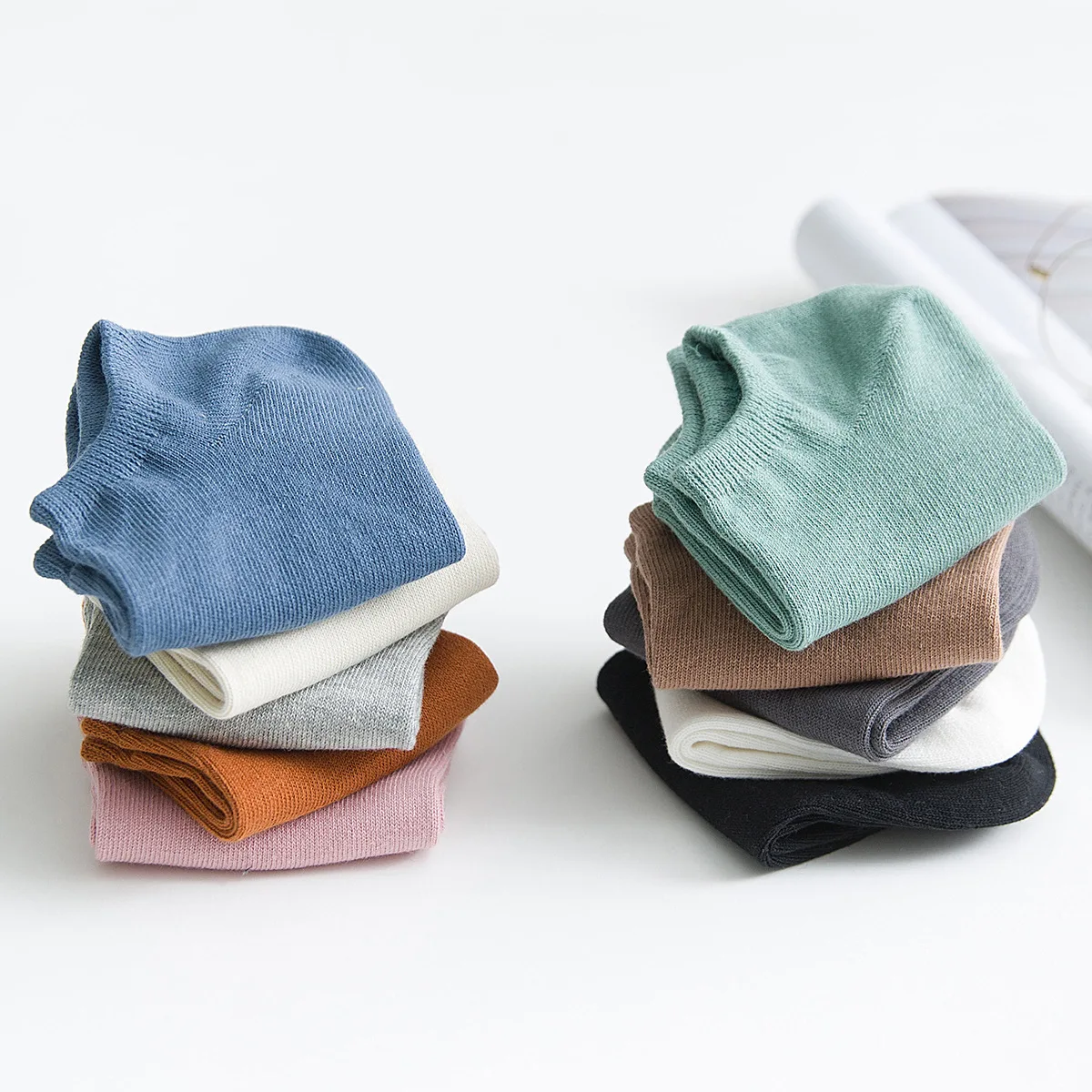 Versatile Solid Color Short Socks in Spring and Summer Sports, Short Tube Towel Bottom Socks for Men and Women
Versatile Solid Color Short Socks in Spring and Summer Sports, Short Tube Towel Bottom Socks for Men and Women