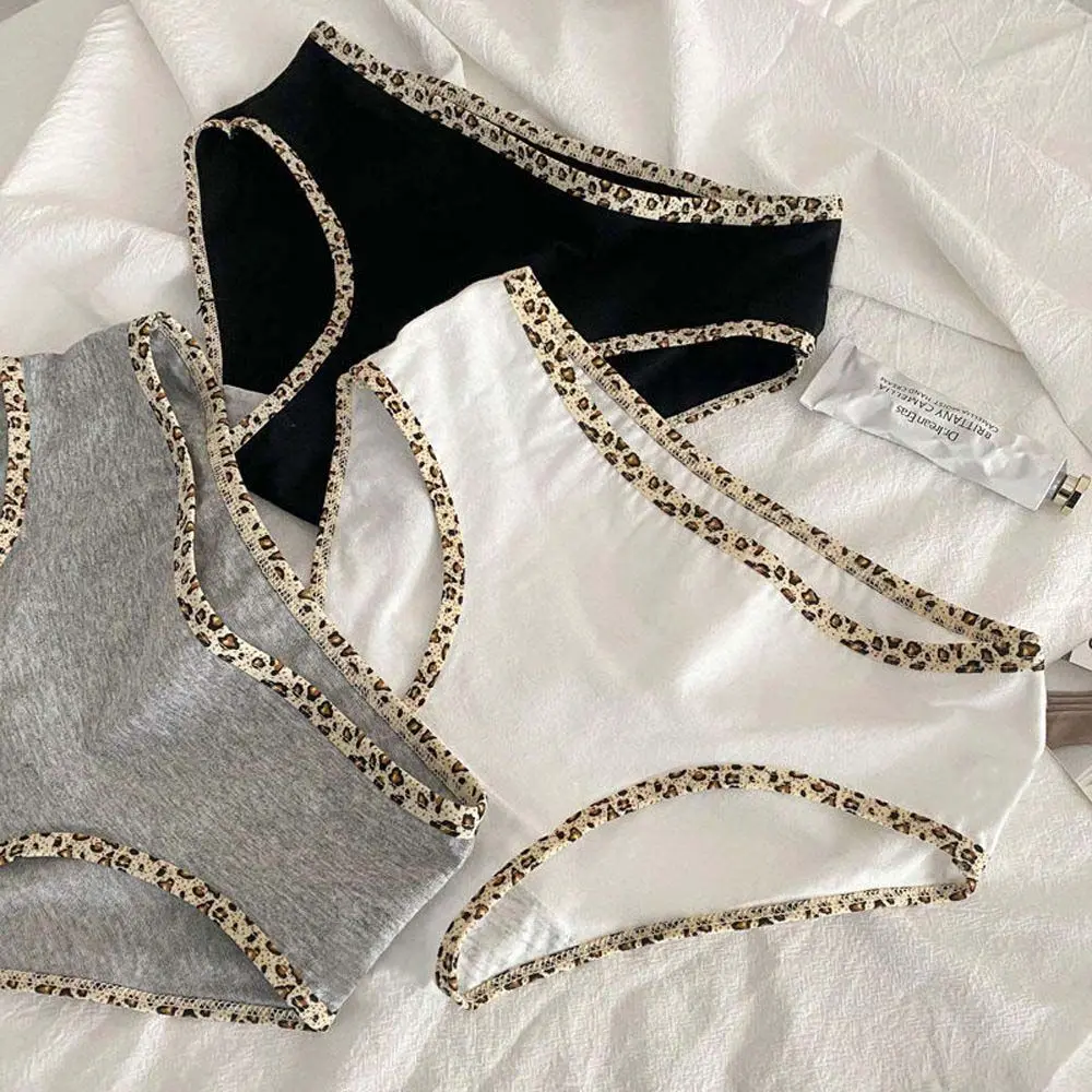 Comfortable Breathable Middle Waist Traceless Japanese Leopard Print Underpants Women's Underwear Lingerie Sexy Briefs
Comfortable Breathable Middle Waist Traceless Japanese Leopard Print Underpants Women's Underwear Lingerie Sexy Briefs