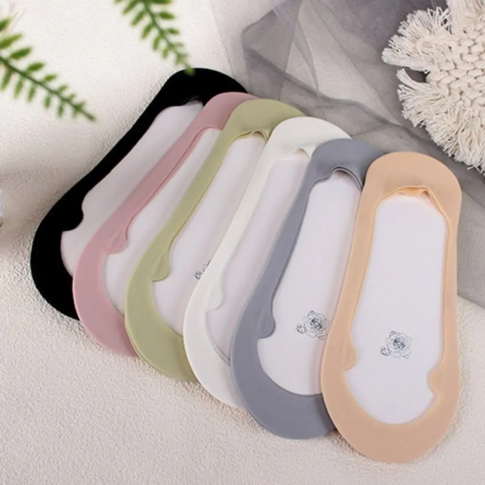 Simple Fashion Comfortable Breathable Invisible Boat Socks Hollow Out Sock Slippers Women Socks Ice Silk Socks
Simple Fashion Comfortable Breathable Invisible Boat Socks Hollow Out Sock Slippers Women Socks Ice Silk Socks