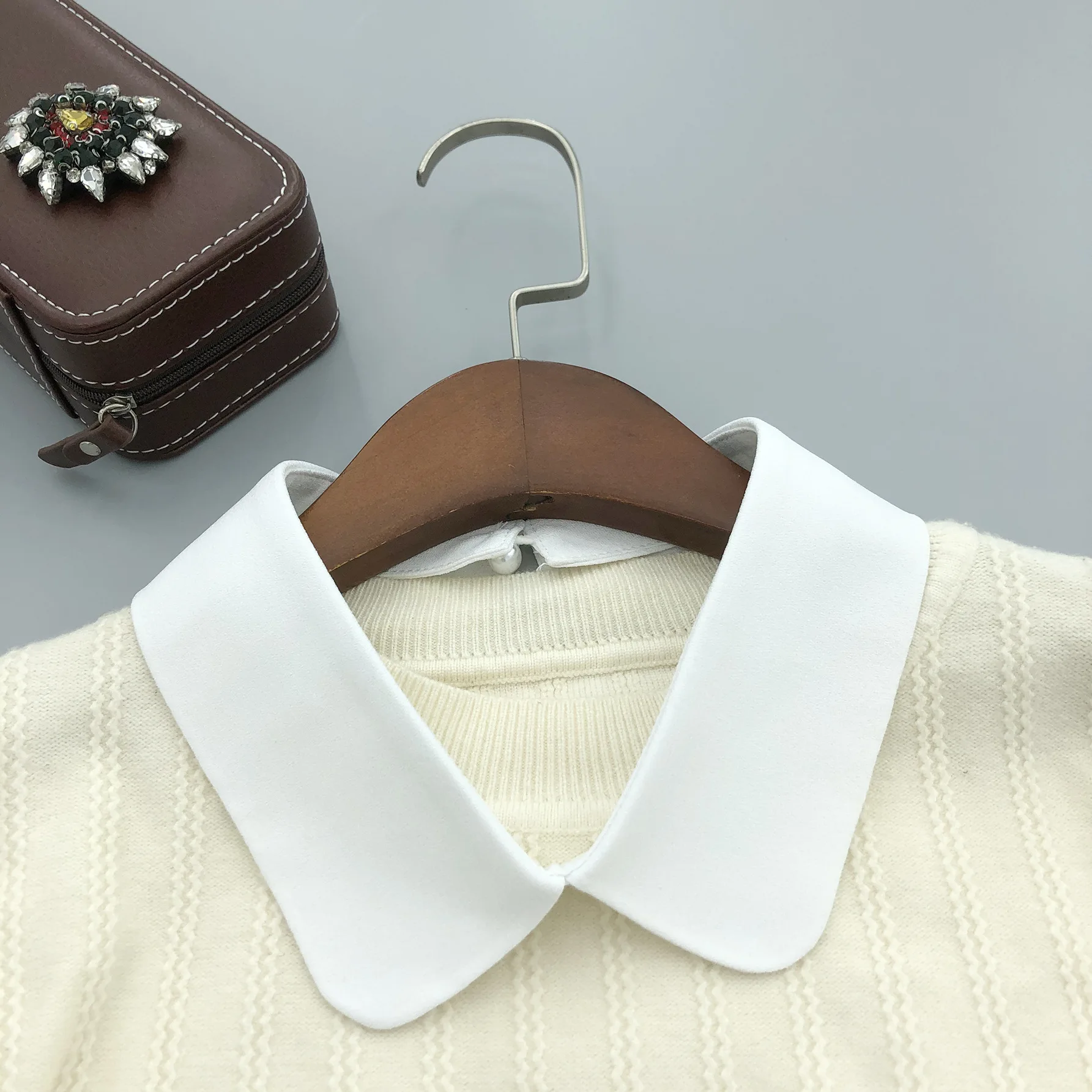 Fashion Fake Collar For Women Shirt Detachable Collars Handmade Lapel Blouse Tops Mens and Women Necklace False Collar
Fashion Fake Collar For Women Shirt Detachable Collars Handmade Lapel Blouse Tops Mens and Women Necklace False Collar