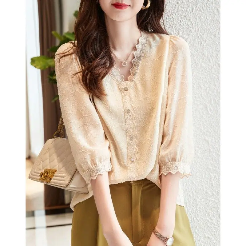 

Summer New V-neck Lace Patchwork Blouse Women High Street Casual Loose Three Quarter Pullovers Button Elegant All-match Tops