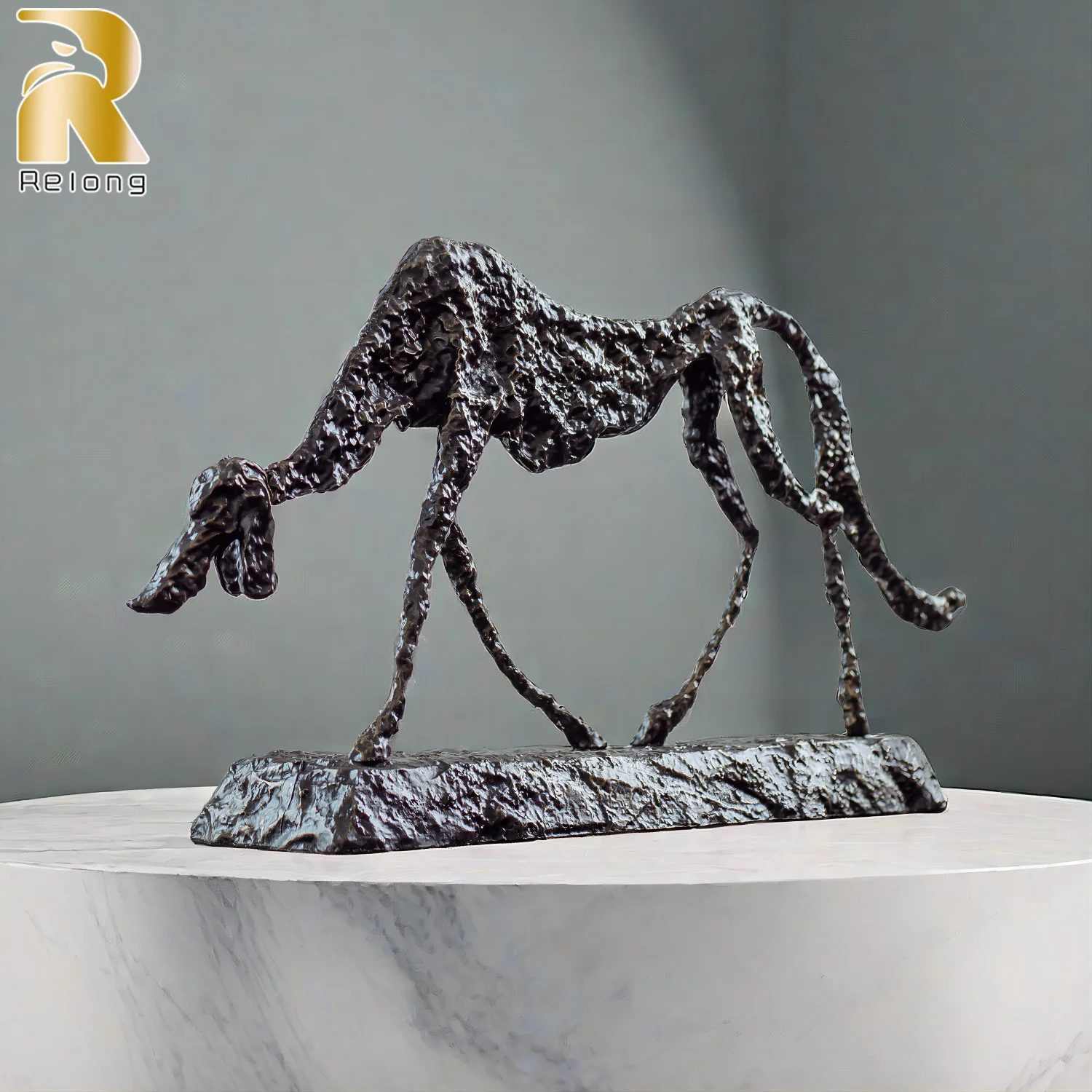 Бронзовая статуя собаки Giacometti, абстрактная скульптура собаки, известная Реплика, статуэтка, античное искусство, ремесла для дома, коллекция интерьера
Бронзовая статуя собаки Giacometti, абстрактная скульптура собаки, известная Реплика, статуэтка, античное искусство, ремесла для дома, коллекция интерьера