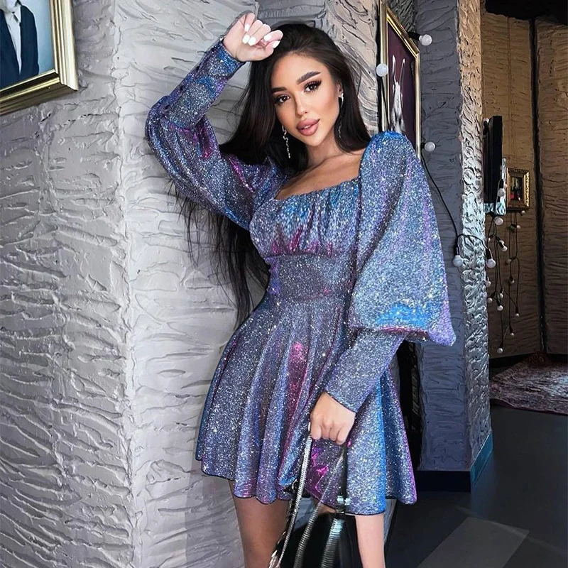 Retro and Elegant Winter Bright Silk Square Neck Pleated Puff Sleeve Dress Temperament Waist Wrapped Chest Short Dress Female
Retro and Elegant Winter Bright Silk Square Neck Pleated Puff Sleeve Dress Temperament Waist Wrapped Chest Short Dress Female