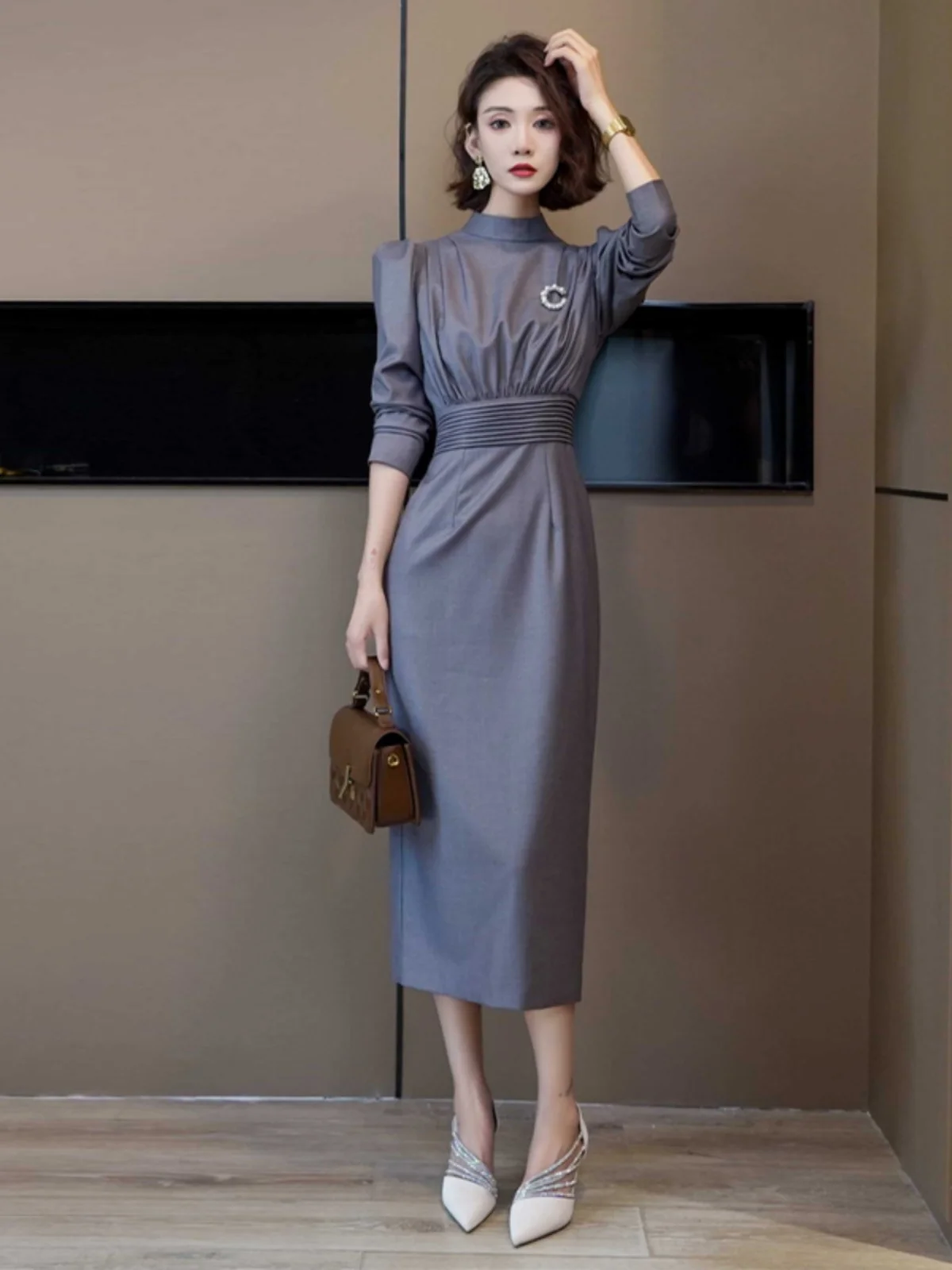 French style waist length dress, spring and autumn 2024 women's gray high-end dress, luxurious
French style waist length dress, spring and autumn 2024 women's gray high-end dress, luxurious