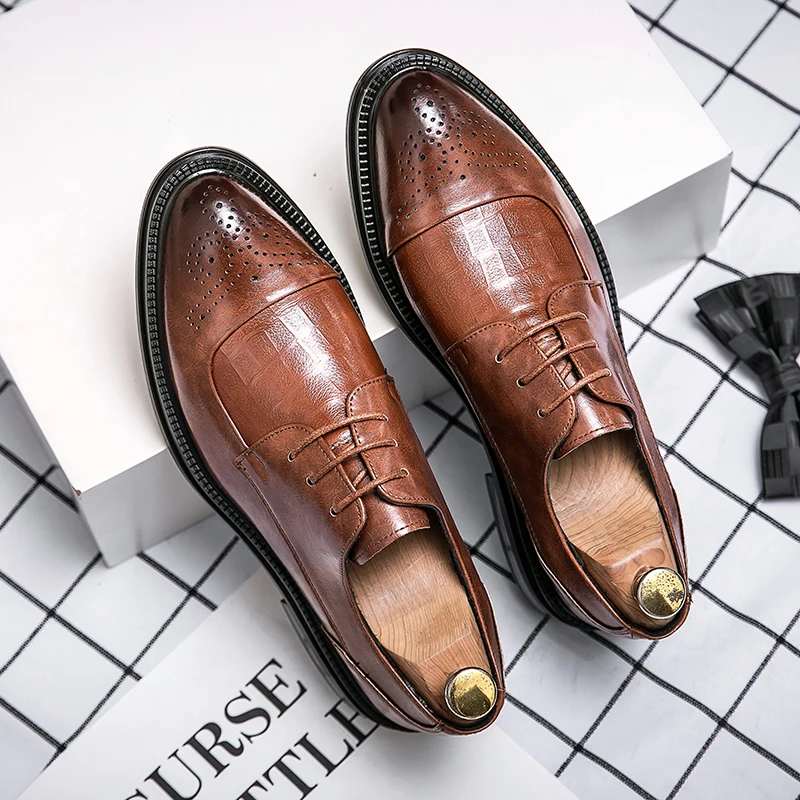 Four Seasons New Men's Brogue Pointed Leather Shoes Large Size Business Formal Leather Shoes British Style Wedding Shoes PX388
Four Seasons New Men's Brogue Pointed Leather Shoes Large Size Business Formal Leather Shoes British Style Wedding Shoes PX388