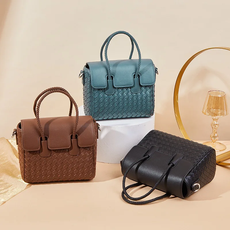 CHA-32 2023 Cowhide Woven Women's Handbag Luxury Fashion Simple Large-capacity Handy Shoulder Messenger Women's Bag
CHA-32 2023 Cowhide Woven Women's Handbag Luxury Fashion Simple Large-capacity Handy Shoulder Messenger Women's Bag