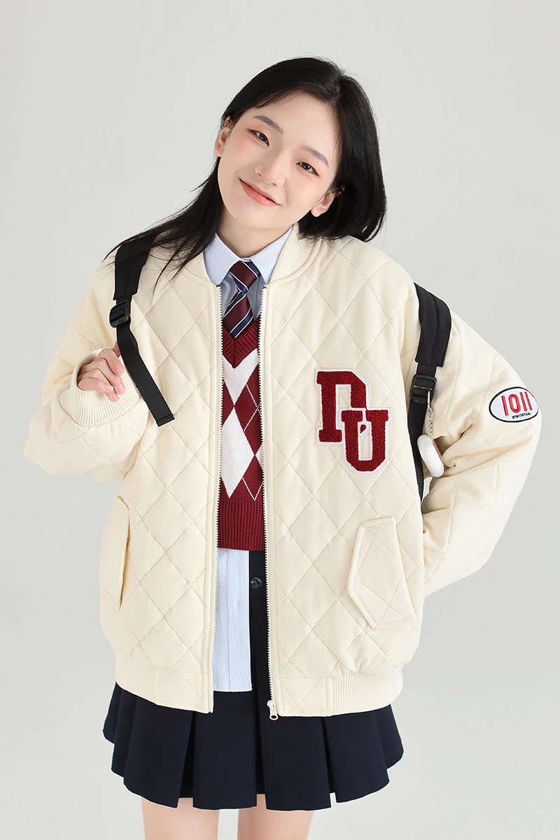 Korean Letter Towel Embroidered Jacket Coats Women's Oversized Rhombus Parkas Autumn Winter Loose Baseball Uniform Thick Jackets
Korean Letter Towel Embroidered Jacket Coats Women's Oversized Rhombus Parkas Autumn Winter Loose Baseball Uniform Thick Jackets