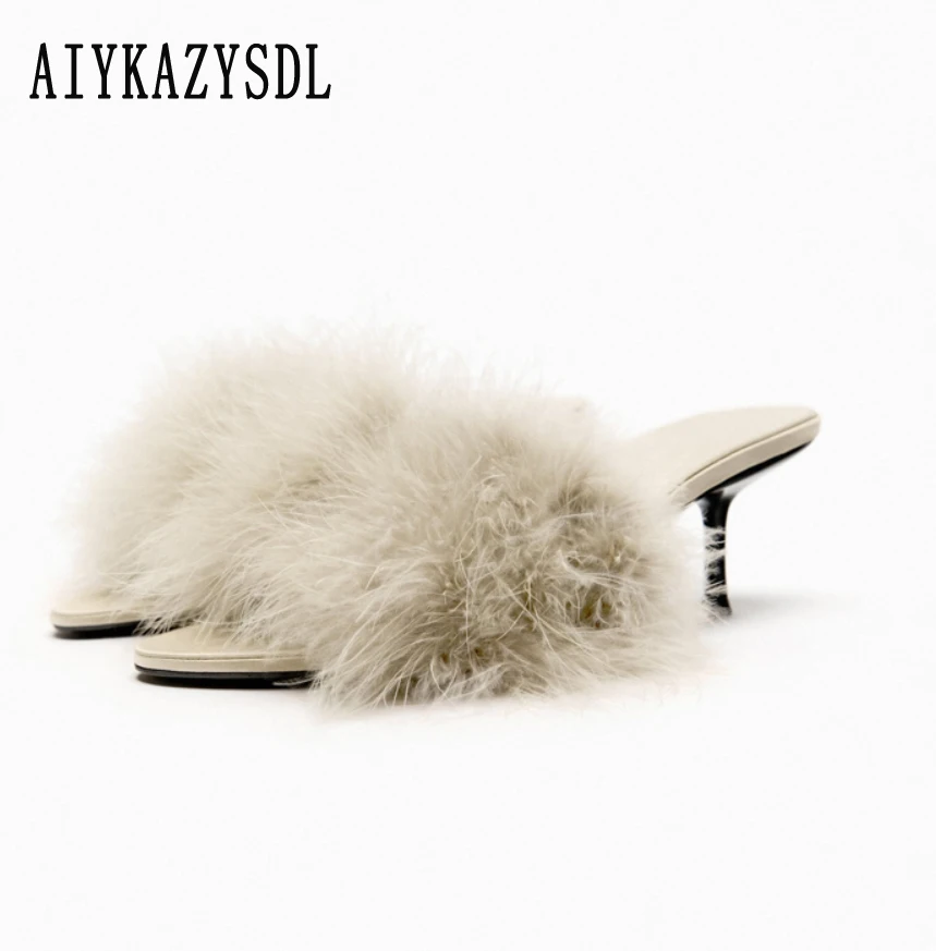 Женские туфли AIYKAZYSDL, мягкие пушистые Шлепанцы из искусственной кожи, каблук средней высоты с котятами, модные сандалии
Женские туфли AIYKAZYSDL, мягкие пушистые Шлепанцы из искусственной кожи, каблук средней высоты с котятами, модные сандалии