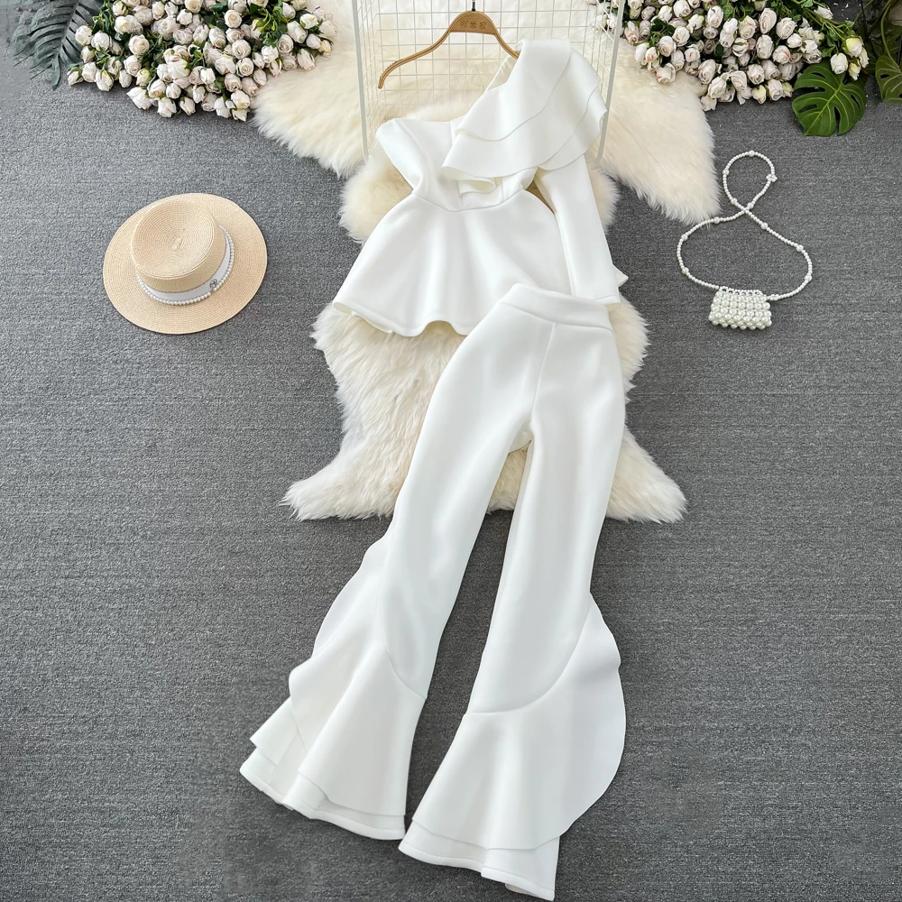 Fashion suit women's off-the-shoulder ruffle top + high-waist flare pants two-piece set
Fashion suit women's off-the-shoulder ruffle top + high-waist flare pants two-piece set