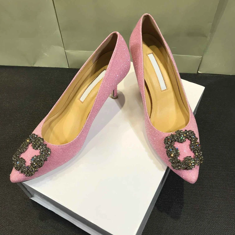 Classic rhinestone pointed silk temperament high heel single shoes women's button shallow flat bottomed wedding shoes
Classic rhinestone pointed silk temperament high heel single shoes women's button shallow flat bottomed wedding shoes