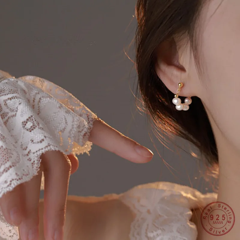 925 Sterling Silver Korean Temperament Synthetic Pearl Back Hanging Short Earrings for Women Girl Sweet Jewelry Gift
925 Sterling Silver Korean Temperament Synthetic Pearl Back Hanging Short Earrings for Women Girl Sweet Jewelry Gift