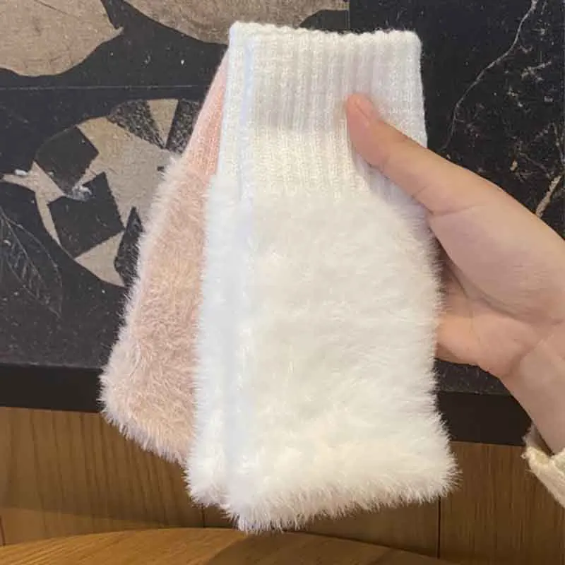 

Mink Fleece Soft Winter Half Finger Gloves Women Warm Luxury Solid White Plush Knitted Fingerless Gloves Wrist Mittens Writting