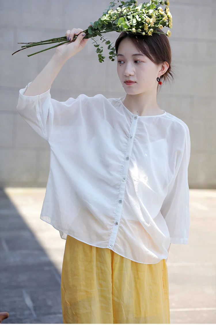 Summer style literature and art super light, clear, strong twist cotton yarn dust white round neck broken pleat loose small
Summer style literature and art super light, clear, strong twist cotton yarn dust white round neck broken pleat loose small