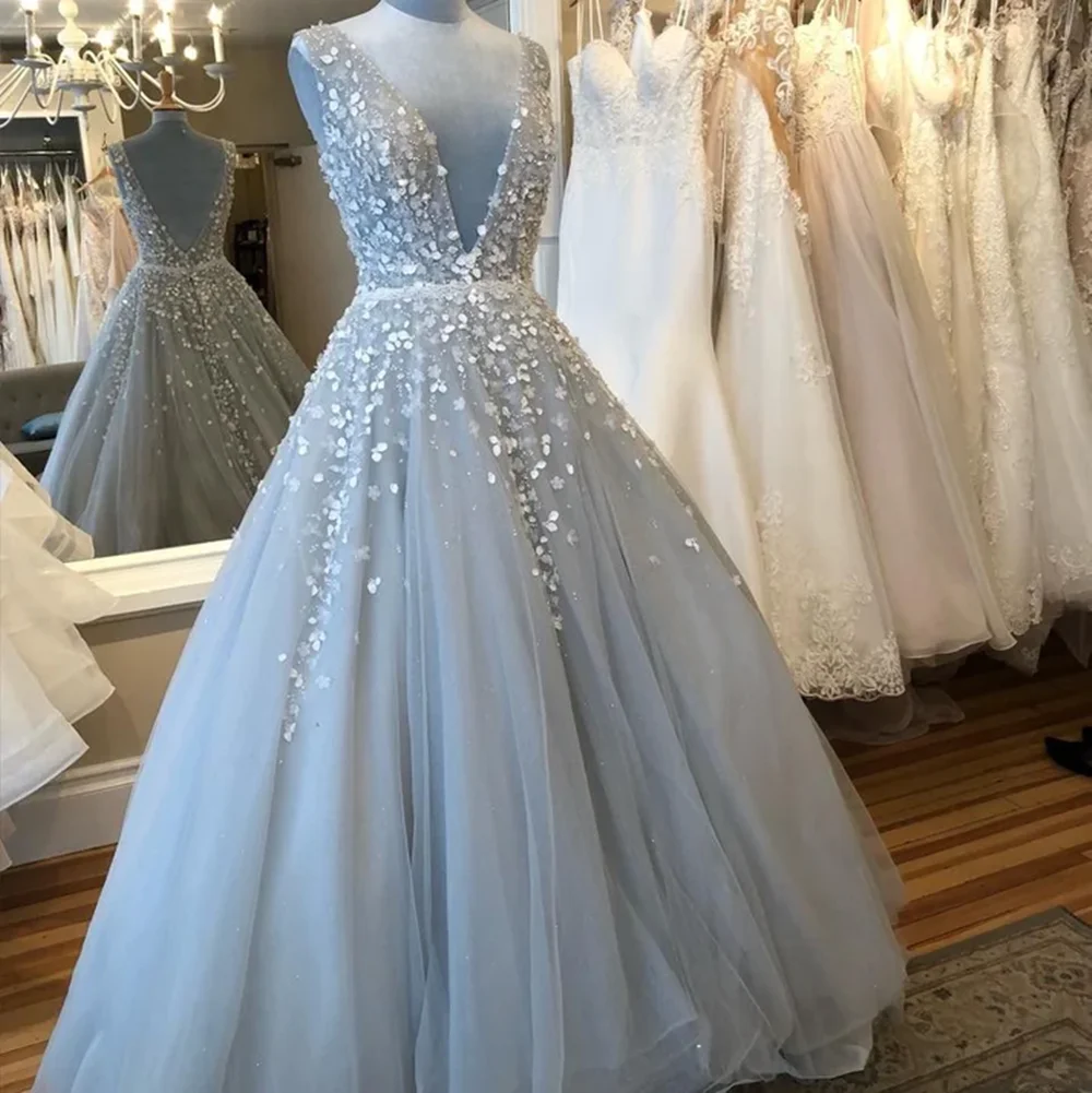 Real Made Dusty Grey Prom Dresses Plunging V Neck Backless Formal Night Evening Gowns 3D Floral Glitter Girls Maxi Party Robe
Real Made Dusty Grey Prom Dresses Plunging V Neck Backless Formal Night Evening Gowns 3D Floral Glitter Girls Maxi Party Robe
