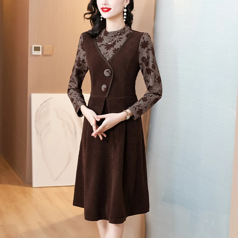 Middle-aged Mom Skirt Fake Two-piece Set 2023 Autumn Clothes New Women's Fashion Wear Age-reducing Chenille Elegant Dress T835
Middle-aged Mom Skirt Fake Two-piece Set 2023 Autumn Clothes New Women's Fashion Wear Age-reducing Chenille Elegant Dress T835