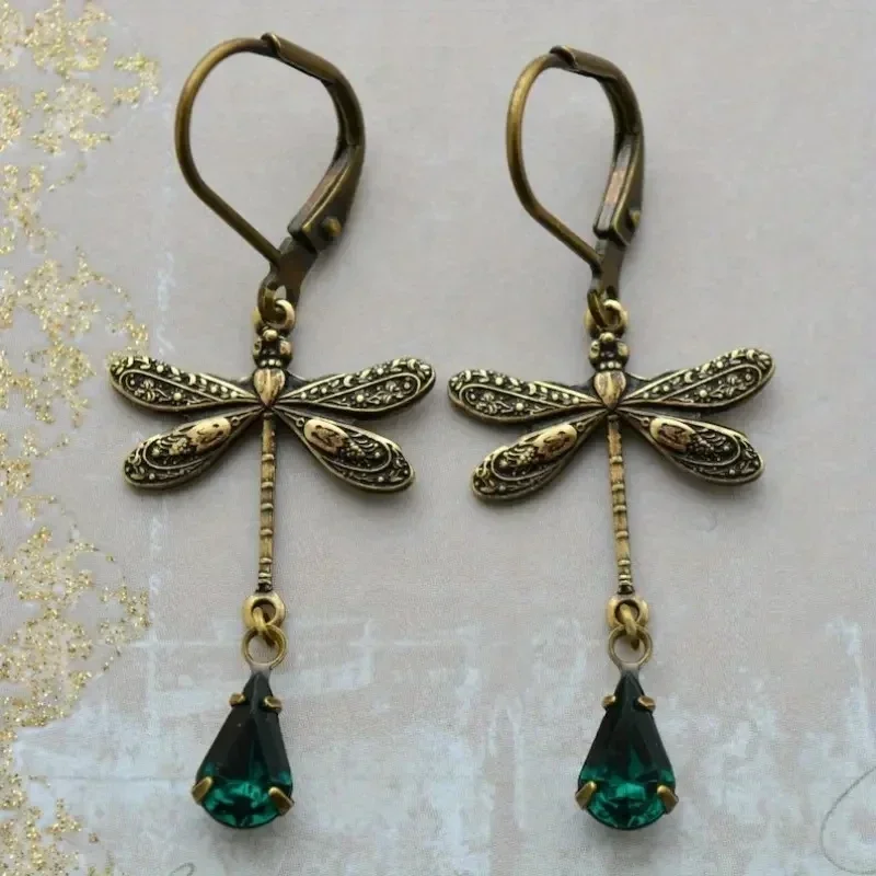 European and American Fashion Personality Vintage Exaggerated Dragonfly Geometry Stud Earrings for Women Statement Ear Jewelry
European and American Fashion Personality Vintage Exaggerated Dragonfly Geometry Stud Earrings for Women Statement Ear Jewelry