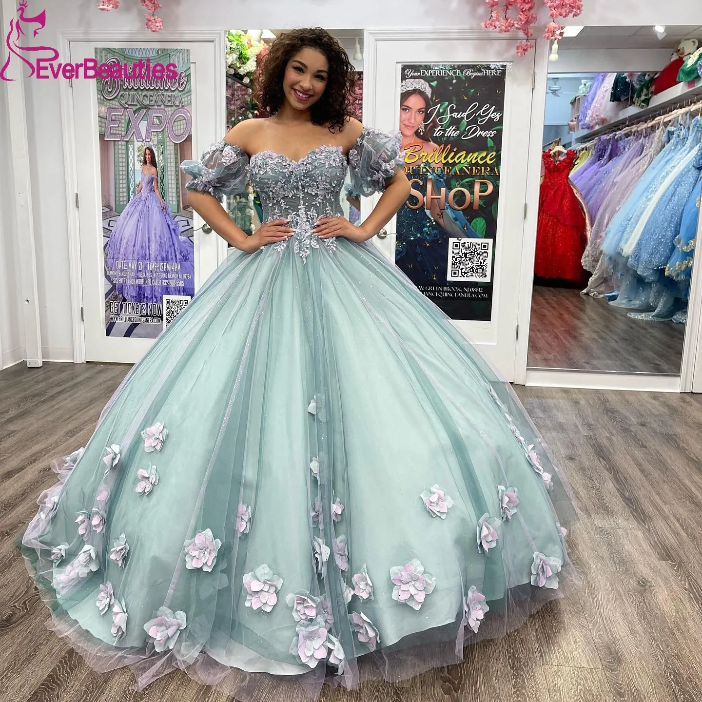 Ball Gown Quinceanera Dresses Tulle Lace Sweet 16 Dress Vestidos De 15 Quinceañera Sweetheart Prom Party Dress with Long Train
Ball Gown Quinceanera Dresses Tulle Lace Sweet 16 Dress Vestidos De 15 Quinceañera Sweetheart Prom Party Dress with Long Train
