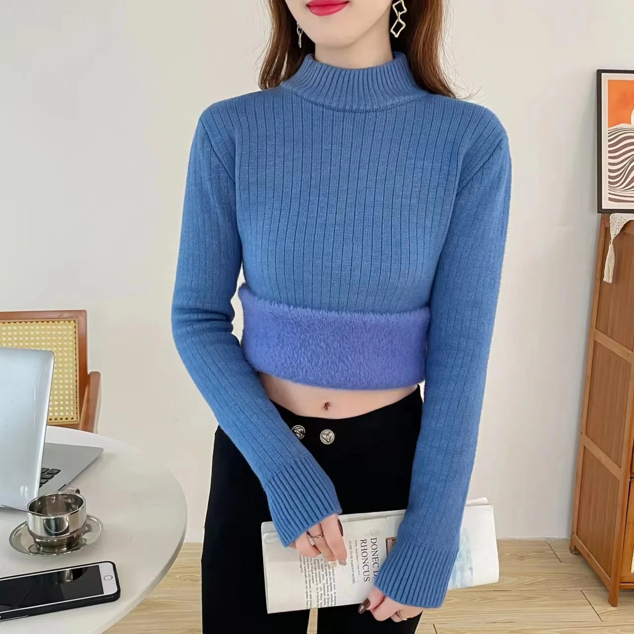 Женский свитер с высоким воротником, теплый вязаный пуловер с плюшевой подкладкой, повседневный джемпер, модель R74 на осень и зиму, 2024
Женский свитер с высоким воротником, теплый вязаный пуловер с плюшевой подкладкой, повседневный джемпер, модель R74 на осень и зиму, 2024