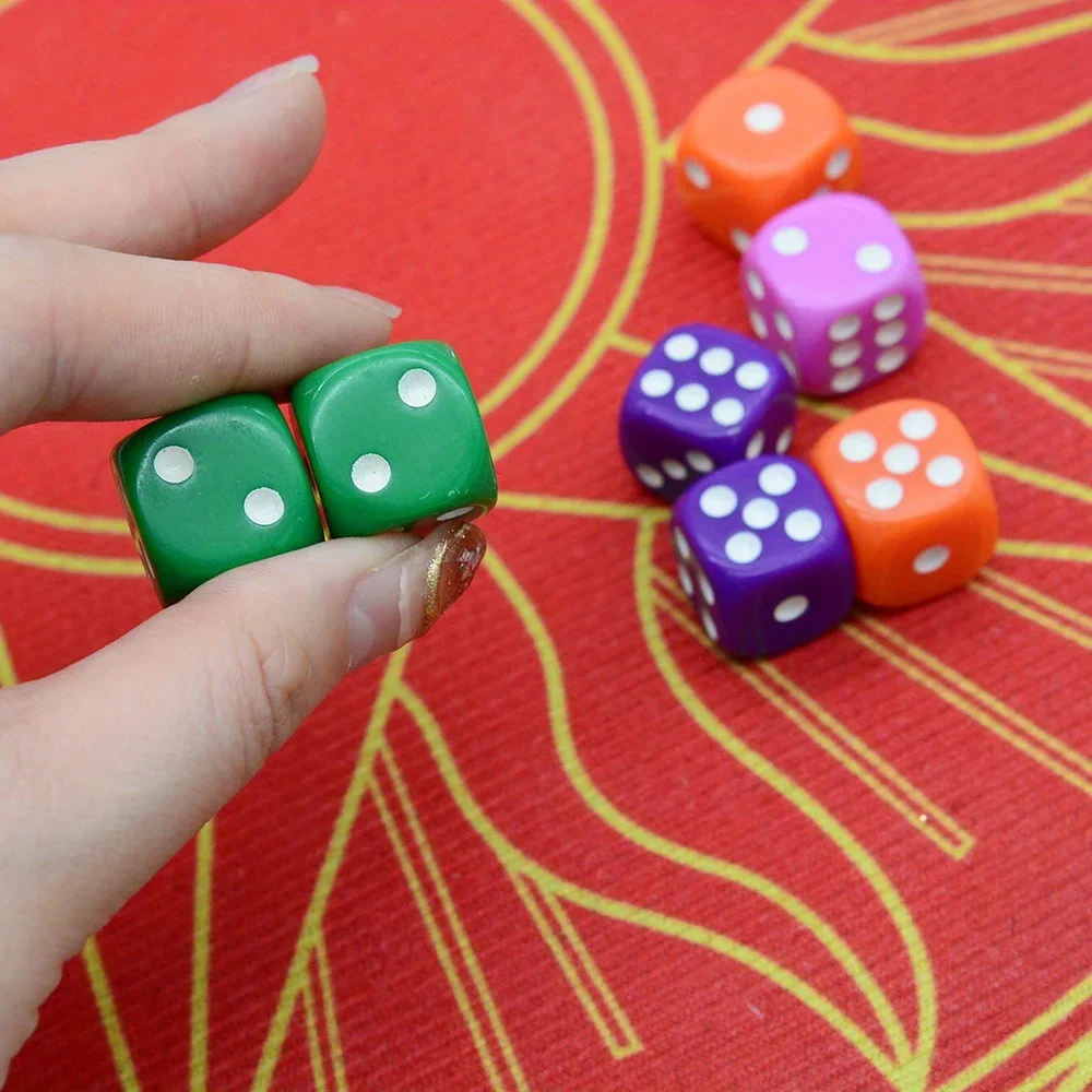8 шт. разноцветных акриловых игральных костей, развлекательные игральные кости для напитков, настольные игрушки, веселые мультиплеерские аксессуары
8 шт. разноцветных акриловых игральных костей, развлекательные игральные кости для напитков, настольные игрушки, веселые мультиплеерские аксессуары