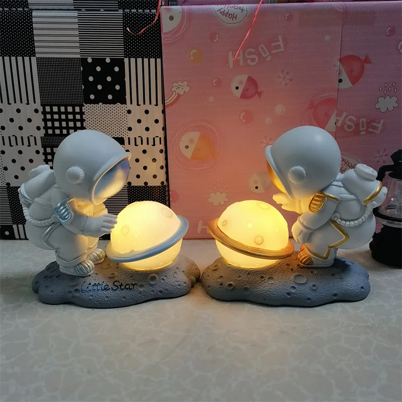 New Creative Astronaut Diary Asteroid Led Night Light Resin Spaceman Table Lamp Study Bedroom Bedside Decorative Children's Gift
New Creative Astronaut Diary Asteroid Led Night Light Resin Spaceman Table Lamp Study Bedroom Bedside Decorative Children's Gift