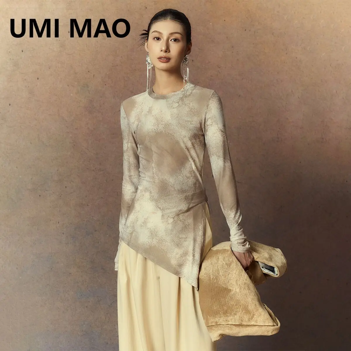 UMI MAO Women's Top Femme 2024 Spring New Designer Style T-shirt Women's Mesh Slim Fit Top Long Sleeve Women Y2K
UMI MAO Women's Top Femme 2024 Spring New Designer Style T-shirt Women's Mesh Slim Fit Top Long Sleeve Women Y2K
