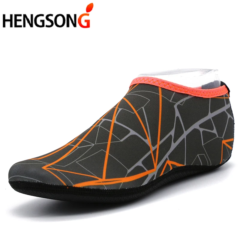 HENGSONG Summer Swimming Water Shoes Beach Shoes Adult Unisex Flat Soft Lover Breathable Outdoor Sandalias Mujer
HENGSONG Summer Swimming Water Shoes Beach Shoes Adult Unisex Flat Soft Lover Breathable Outdoor Sandalias Mujer