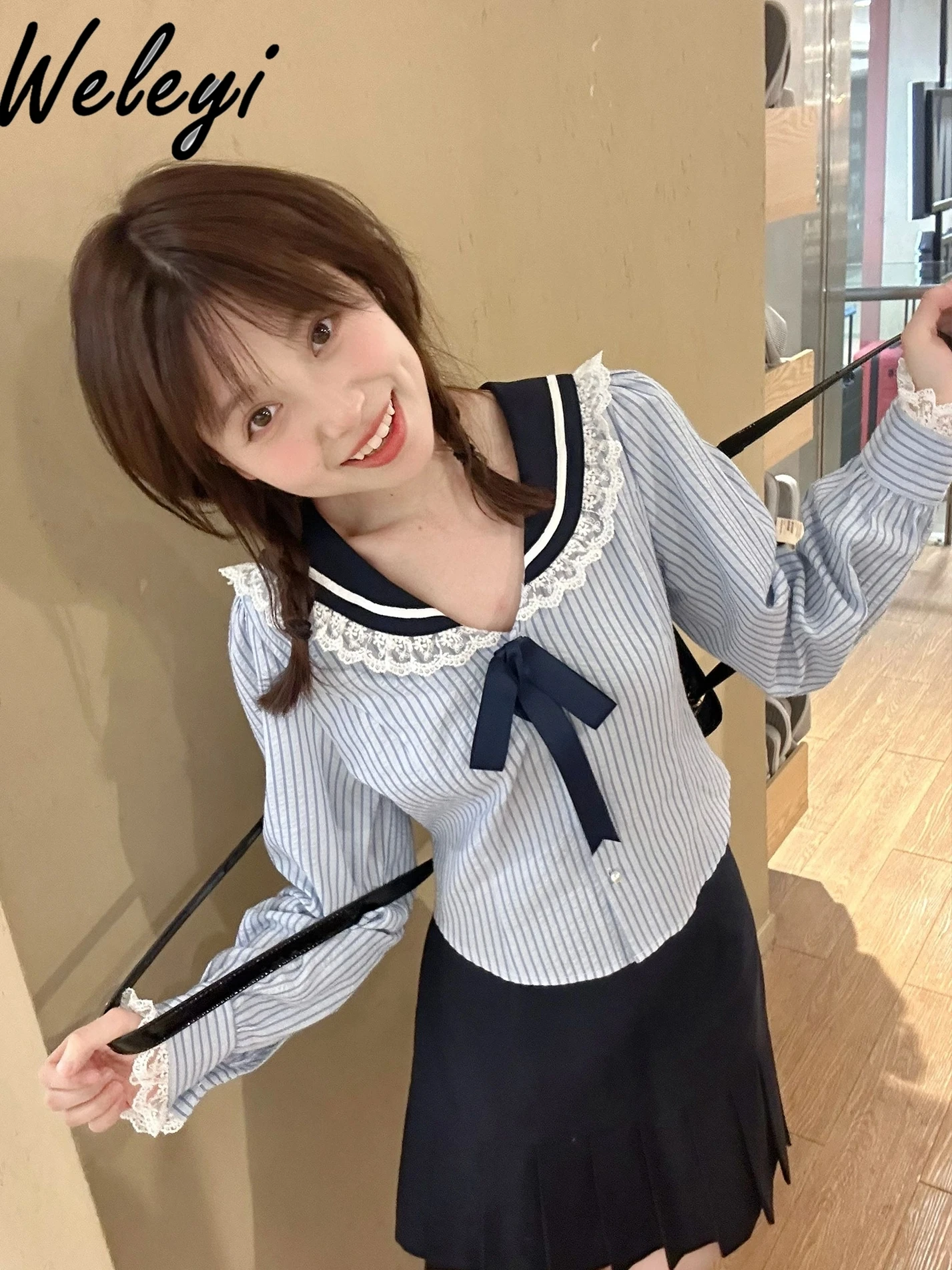 

Woman Lolita Shirt 2024 Autumn Small Waist Controlled Long Sleeves Stripe College Style Lace Stitching Sailor Collar Blouses Top