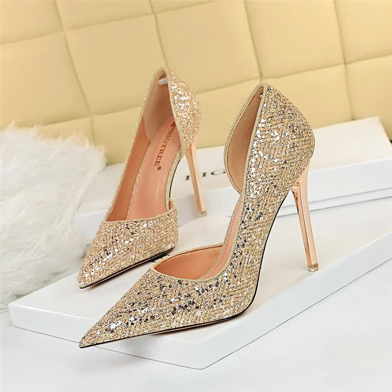 Women 2022 New High Heels Casual Woman Stiletto Heel Wedding Crystal Sexy Women Pumps Soft Ladies Dress Shoes Elegant Footwear
Women 2022 New High Heels Casual Woman Stiletto Heel Wedding Crystal Sexy Women Pumps Soft Ladies Dress Shoes Elegant Footwear