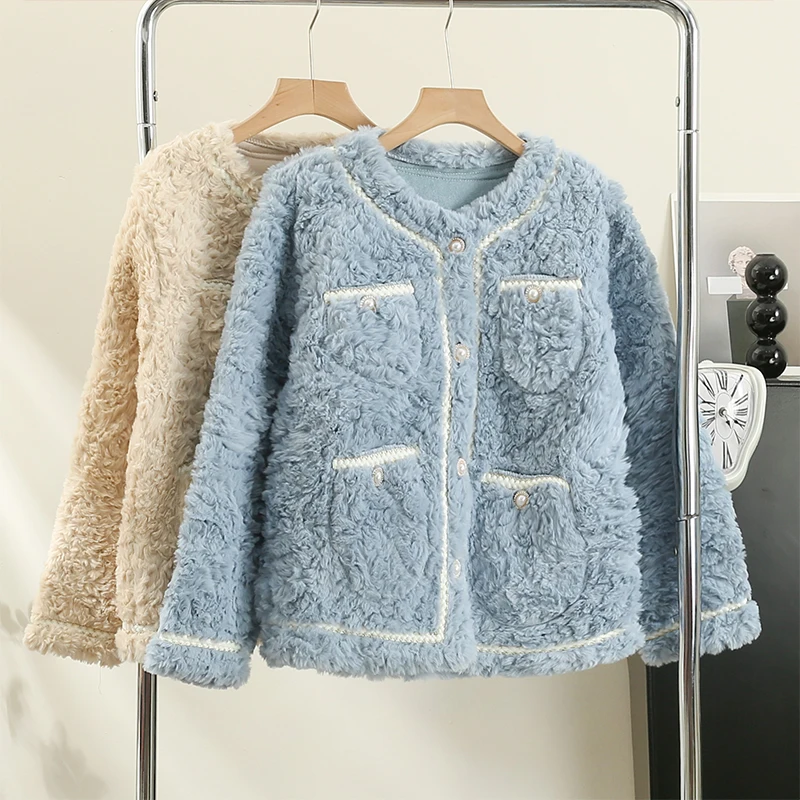 Women Fashion Fleece Coat Windproof Warm O-Neck One Breasted Soft Jackets Female Casual Lambs Outerwears
Women Fashion Fleece Coat Windproof Warm O-Neck One Breasted Soft Jackets Female Casual Lambs Outerwears