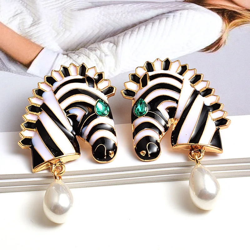 

Vintage Earring Zebra Imitation Pearl Dangle Earring Europe America Personality Animal Earrings for Women Statement Jewelry Gift