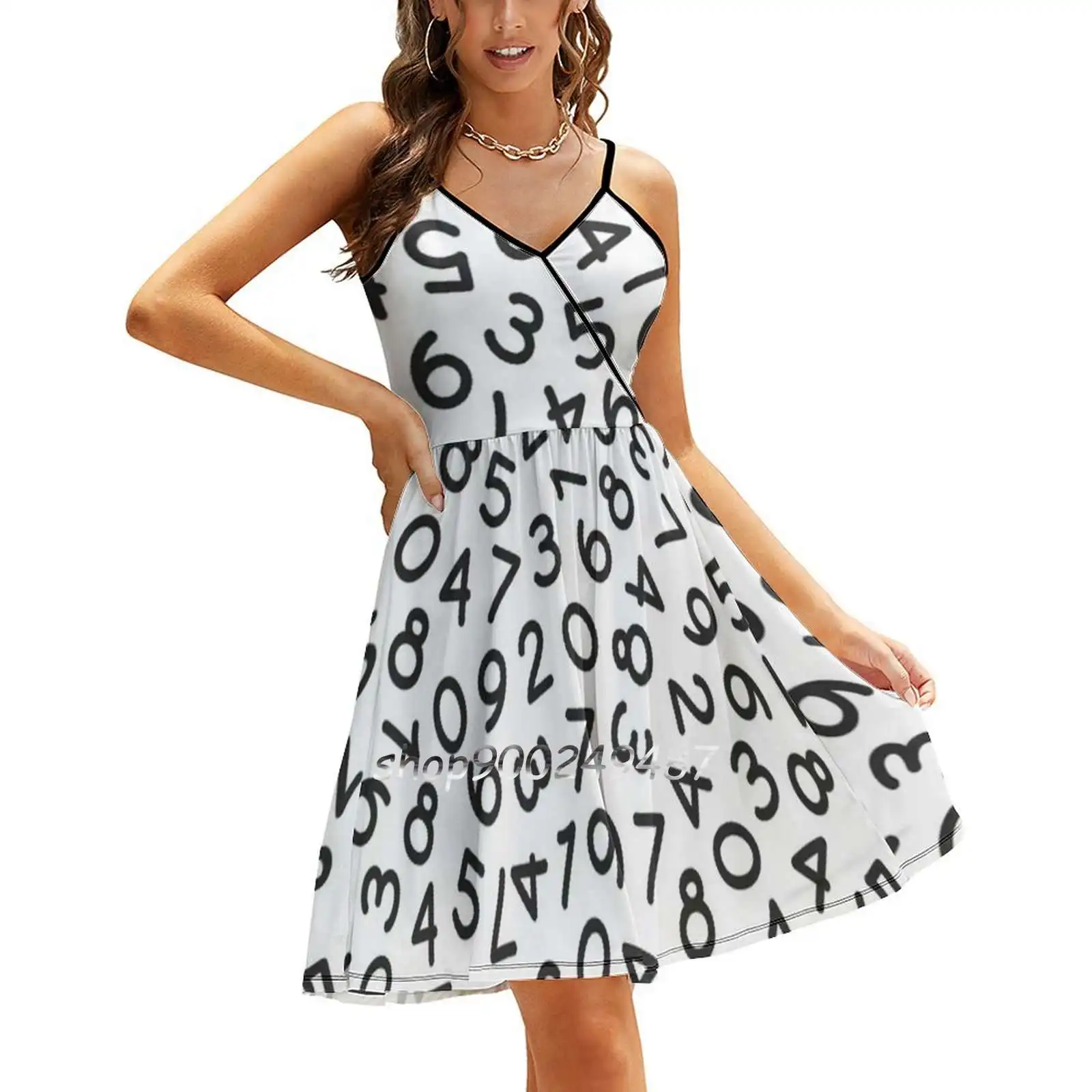 

Летнее платье на бретельках с надписью «I Love математика»