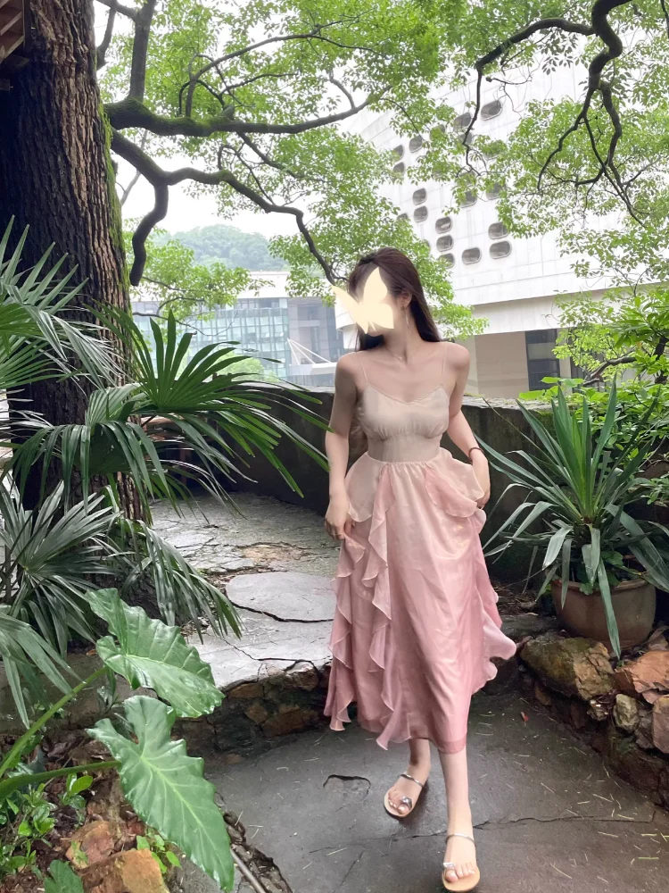 Women's Low-cut Sleeveless Gradient Dress Summer Chic Design Irregular Multi Layer Ruffle Edge Spaghetti Strap Longuette Skirt
Women's Low-cut Sleeveless Gradient Dress Summer Chic Design Irregular Multi Layer Ruffle Edge Spaghetti Strap Longuette Skirt