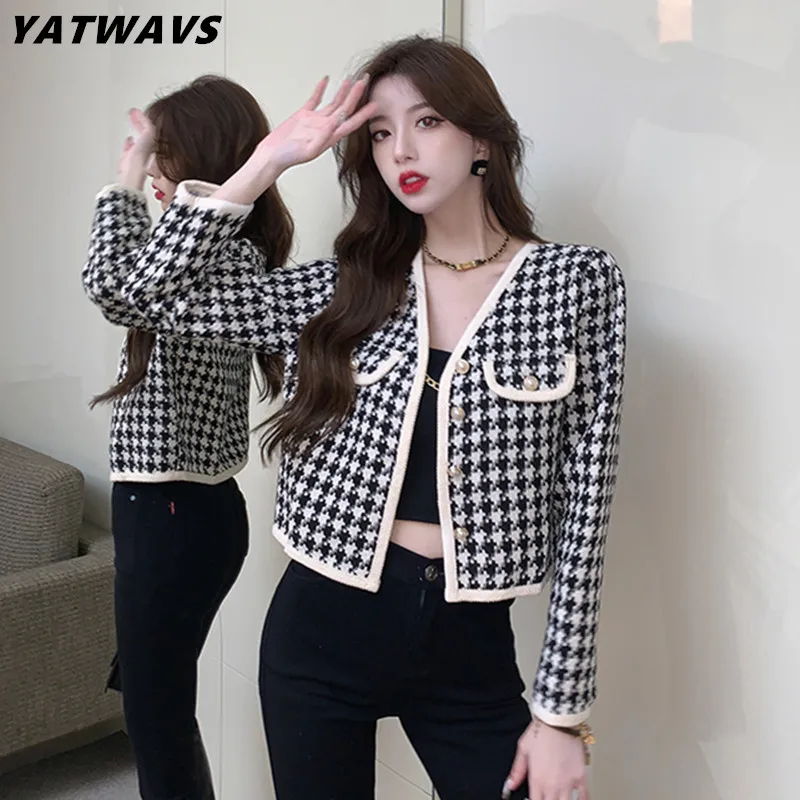 Korean Vintage Women Houndstooth Coat Autumn Long Sleeve V-neck Tweed Jackets Chic Ladies Fashion Jacket Outwear Tops Femme 2022
Korean Vintage Women Houndstooth Coat Autumn Long Sleeve V-neck Tweed Jackets Chic Ladies Fashion Jacket Outwear Tops Femme 2022
