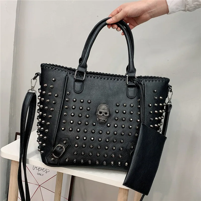 Rivet skull Design Women handbag and purse Pu Leather Crossbody Bag Punk female Shoulder Bag with Wallet ladies large tote black
Rivet skull Design Women handbag and purse Pu Leather Crossbody Bag Punk female Shoulder Bag with Wallet ladies large tote black