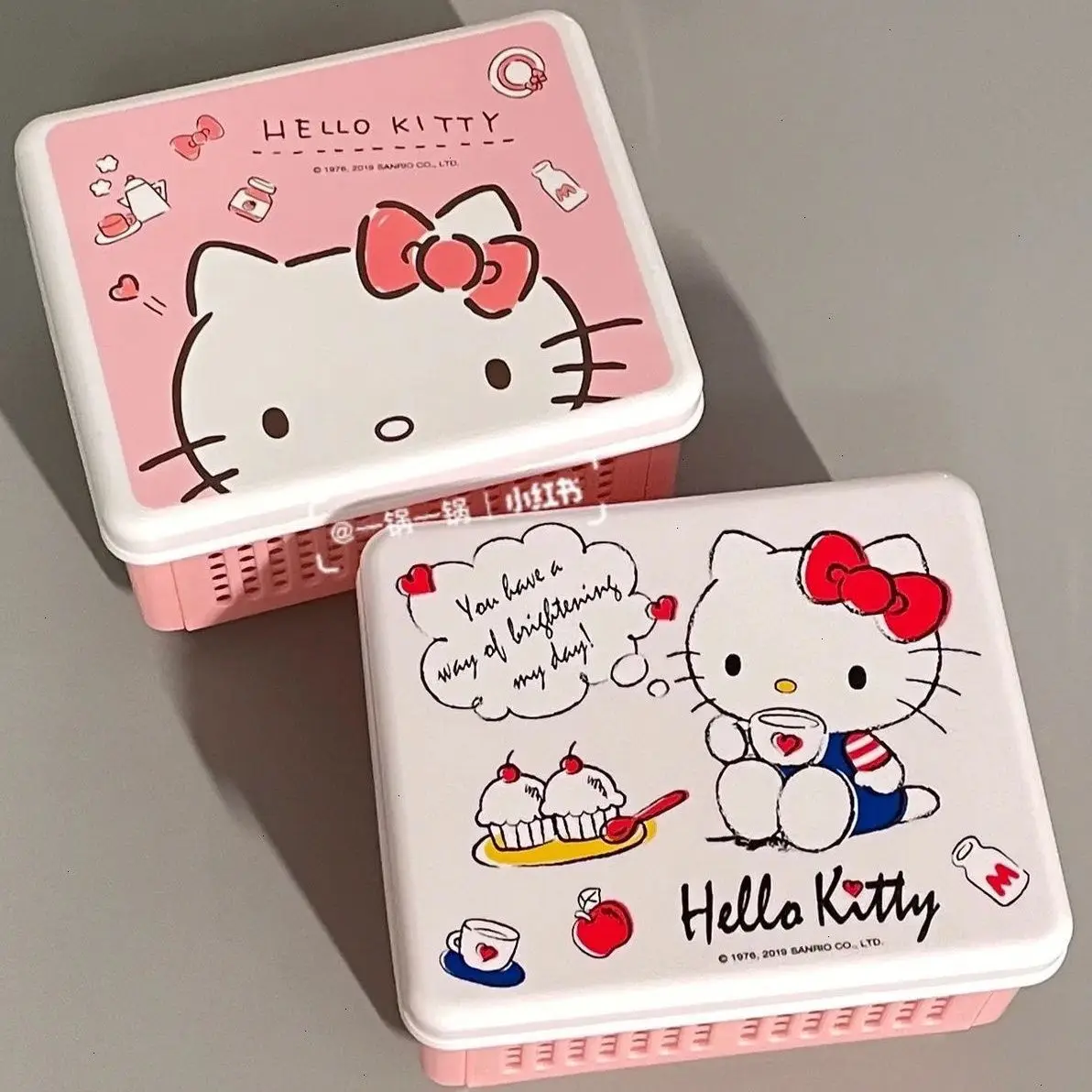 Kawaii Sanrio Anime foldable storage box Cute Hello Kitty cartoon ins Portable Collect stickers Desktop tidy up gifts for girls
Kawaii Sanrio Anime foldable storage box Cute Hello Kitty cartoon ins Portable Collect stickers Desktop tidy up gifts for girls