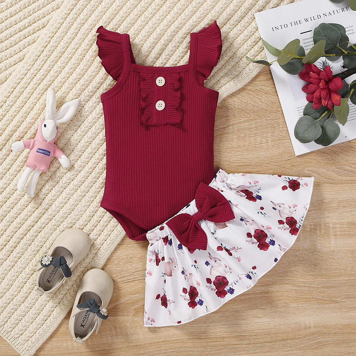 

PatPat 2pcs Baby Girl Front Buttons Ruffle Ribbed Flutter-sleeve Romper and Allover Flowers & Rabbits Print Bow Decor Skirt Set