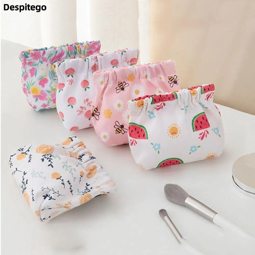 Flower Leaf Spring Bag Self-closing Cosmetic Bag Lipstick Data Cable Storage Bag PU Large Capacity Storage Bags Travel Bag
Flower Leaf Spring Bag Self-closing Cosmetic Bag Lipstick Data Cable Storage Bag PU Large Capacity Storage Bags Travel Bag