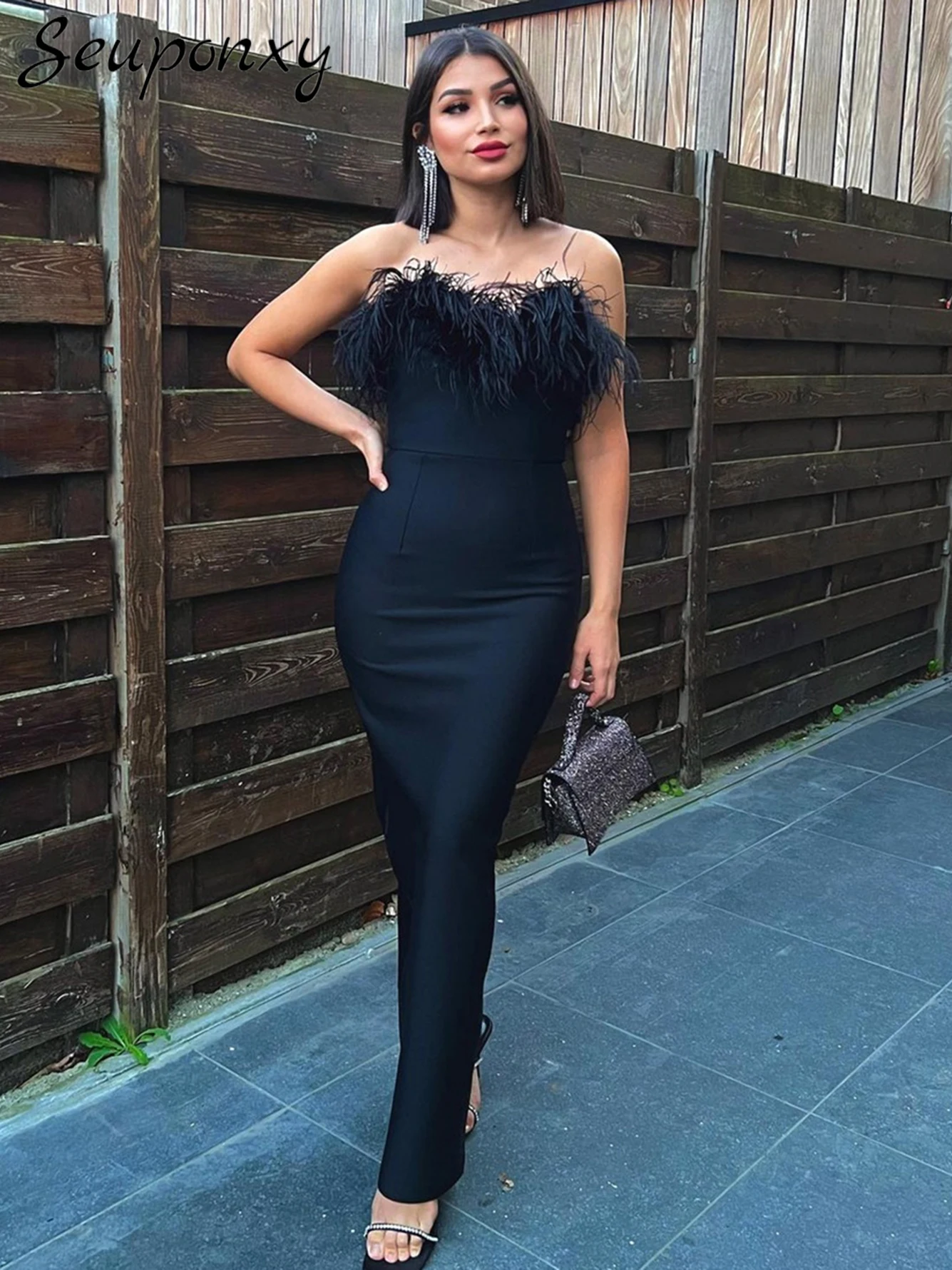 High Quality 2022 Fall New Fashion Women's Sexy Off Shoulder Backless Feather Elegant Evening Party Bodycon Bandage Long Dress
High Quality 2022 Fall New Fashion Women's Sexy Off Shoulder Backless Feather Elegant Evening Party Bodycon Bandage Long Dress