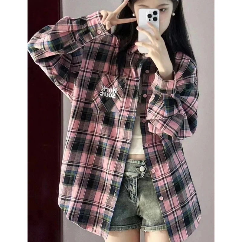 Women Spring Autumn Loose Plaid Long Shirts 2024 New Lady Korean Casual Pink Polo Collar Blouse American Retro Tops Female
Women Spring Autumn Loose Plaid Long Shirts 2024 New Lady Korean Casual Pink Polo Collar Blouse American Retro Tops Female