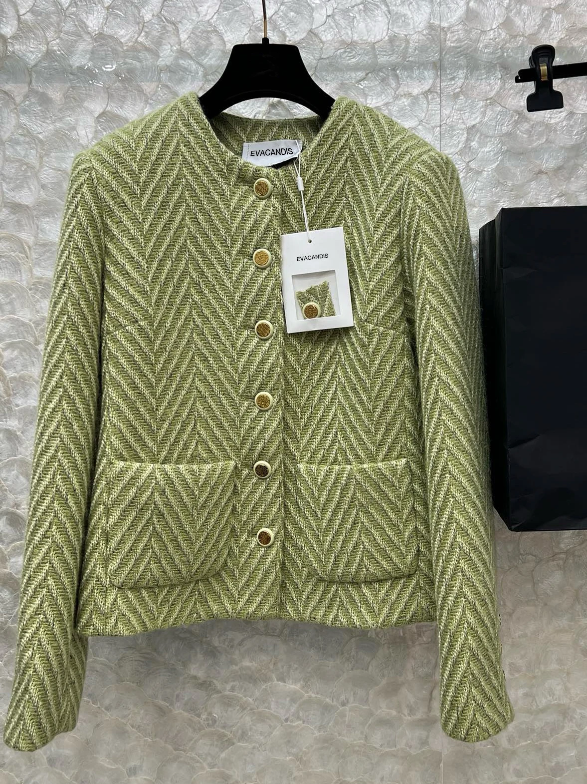 EVACANDIS Women Green Diagonal Striped Elegant Single Breasted Vintage Wool Coat High Quality Office Lady Luxury Jacket Tops
EVACANDIS Women Green Diagonal Striped Elegant Single Breasted Vintage Wool Coat High Quality Office Lady Luxury Jacket Tops