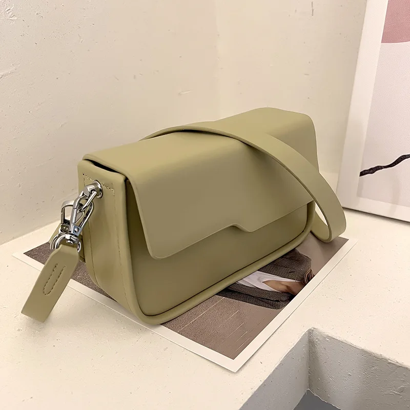 

2023 Fashion New Niche Baguette Simple Underarm Shoulder Bag Casual Solid Color PU Crossbody Bag Purse Lady Commuting Tote Bag